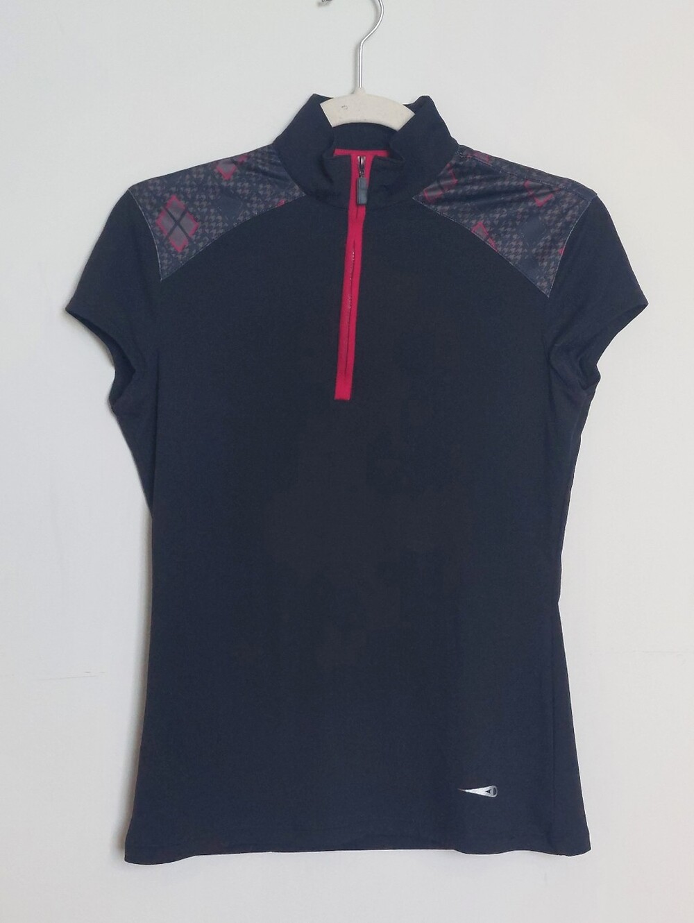 Women's Black Short Sleeve Active Top with Pink Zip